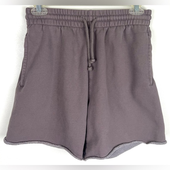 Aritzia TNA Cozy Fleece Boyfriend Sweat Shorts - Picture 14 of 14